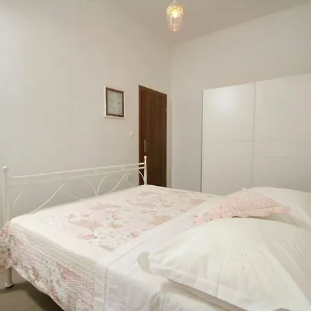 Parcela Gasthof Seget Vranjica